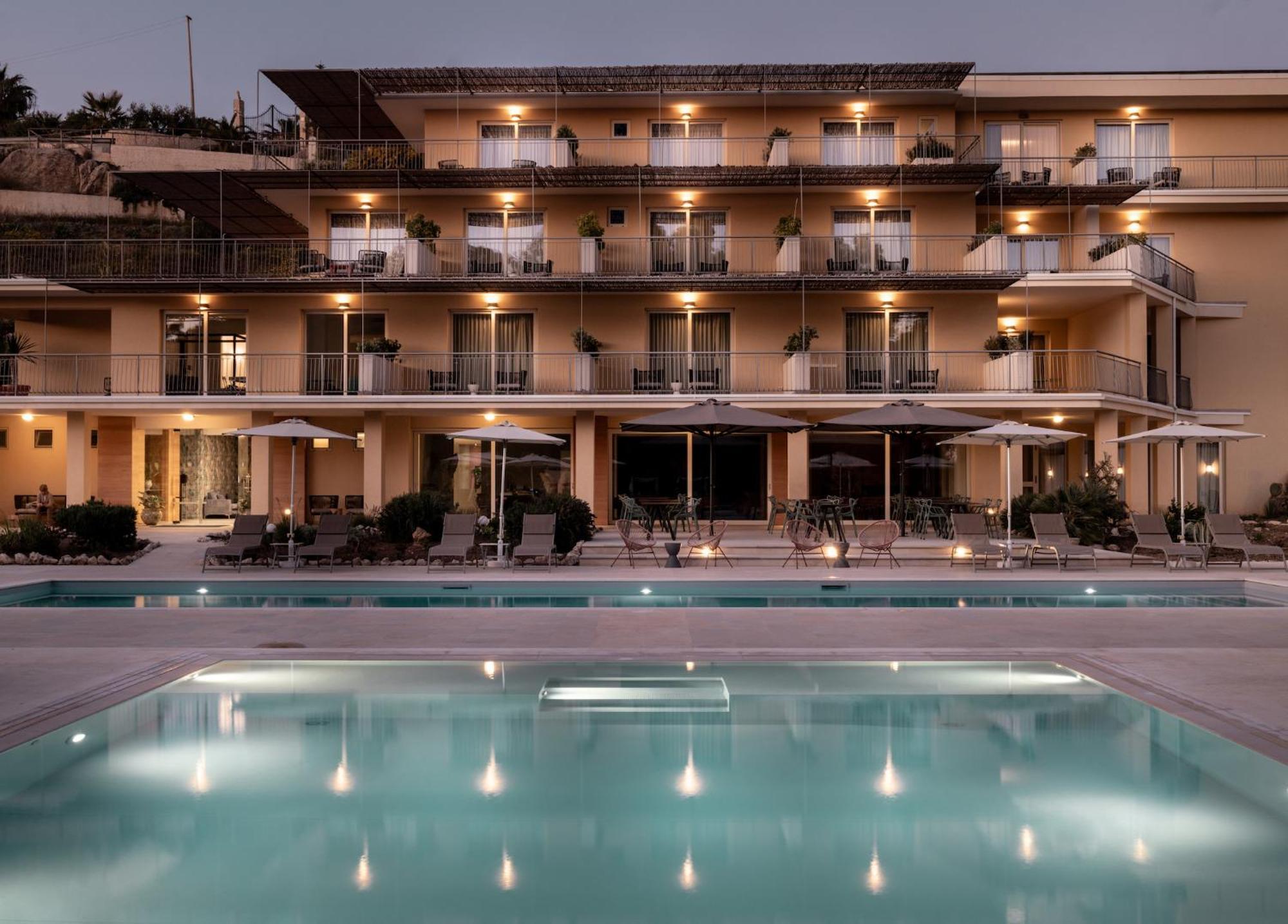 Luna Minoica Suites And Apartments Монталлеґро Екстер'єр фото